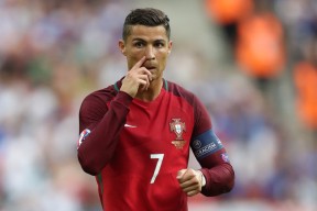 九游最新版下载-又见绝平！达拉斯独行侠与本菲卡鏖战至终场，库里读秒救主